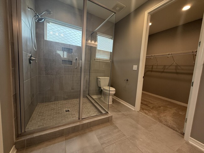 Building Photo - 105 Creve Core Dr