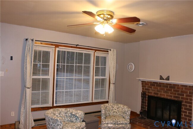 Building Photo - 9906 Family Ln