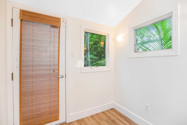 Building Photo - 784 Clementina St