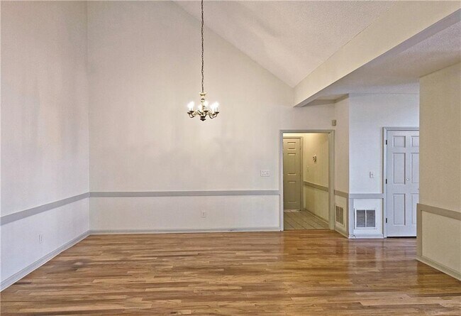 Building Photo - 940 Bridgegate Dr NE