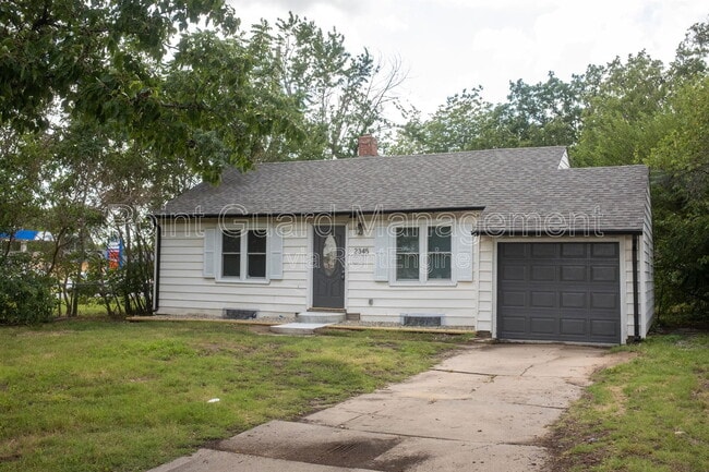 Building Photo - 2345 S Greenwood Ave