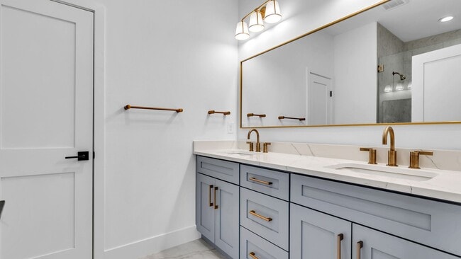 Building Photo - Gorgeous Brand New Custom 4/3.5 Townhomes ...