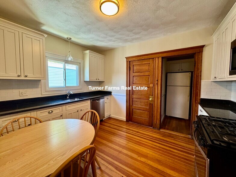 Building Photo - 258 Boston Ave