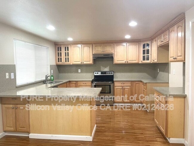 Building Photo - 6361 Pearlroth Dr