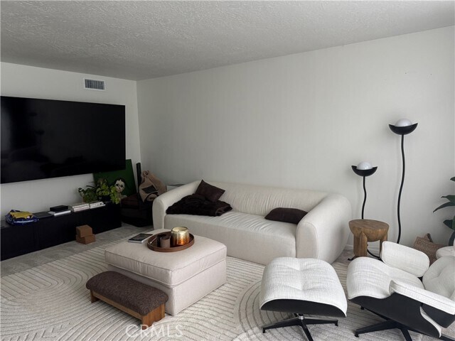 Primary Photo - 3520 Maricopa St