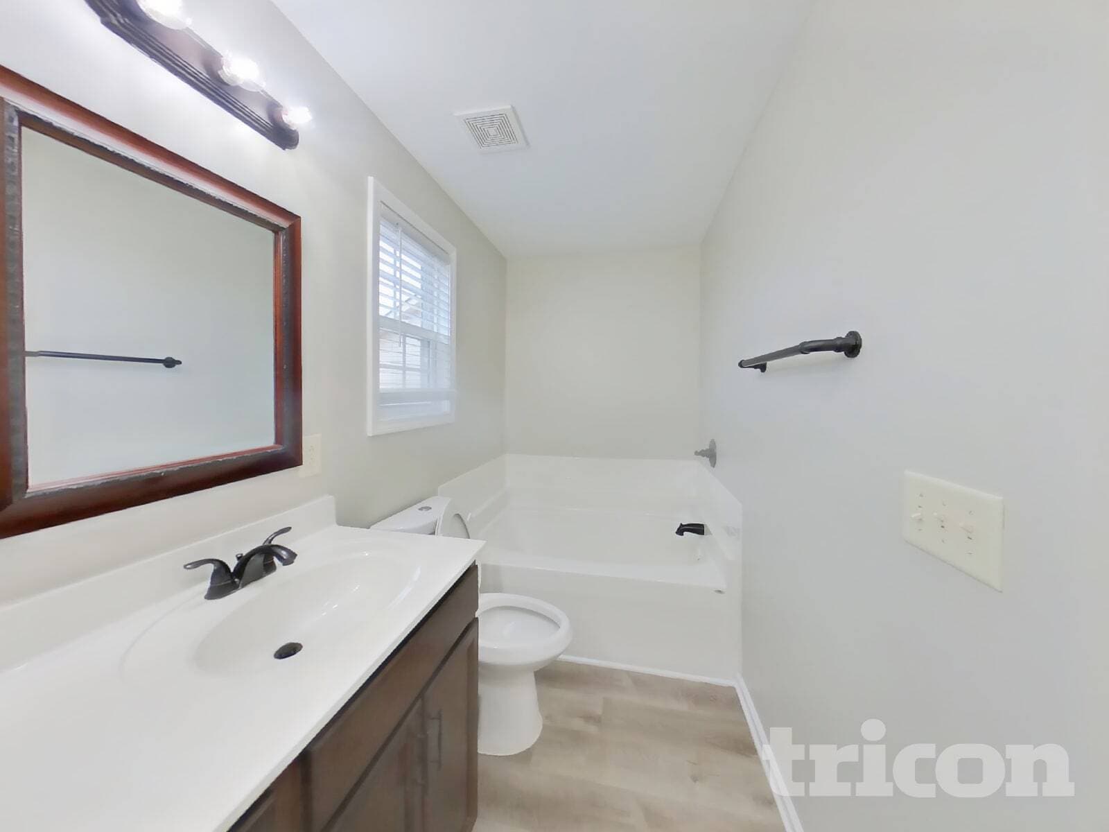 Building Photo - 1033 Dwight Eisenhower Way