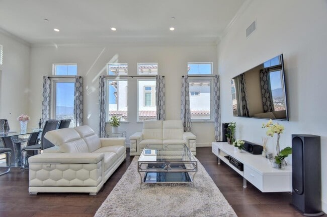Building Photo - 3089 Valley of Hearts Delight Pl
