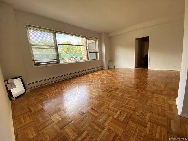 Building Photo - 1 Fordham Hill Oval