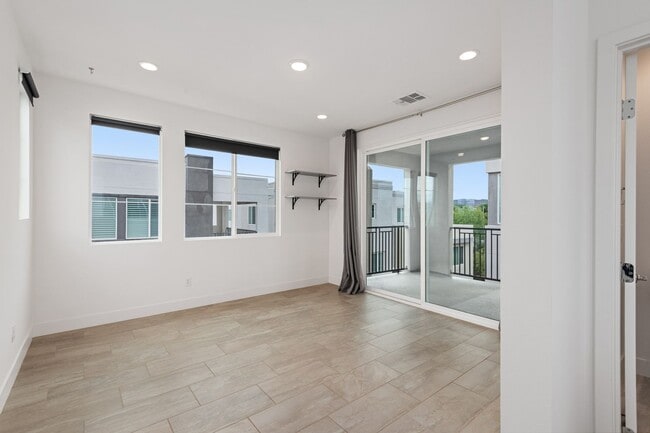 Building Photo - Irvine's Great Park 3 Bedroom + Loft for L...