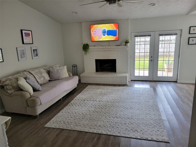 Building Photo - 3527 Almondwood Dr