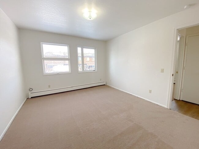 Building Photo - 3909 Malaspina Cir