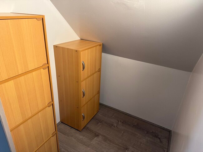 Building Photo - 316 Douglas St