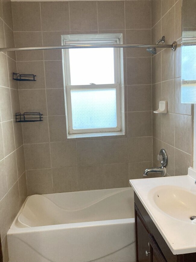 Building Photo - 305 Herkimer St