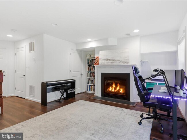 Building Photo - 25114 Harpenden Terrace