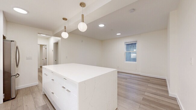 Building Photo - 756 Page St