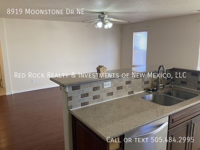 Building Photo - 3 Bedroom in La Cueva with EV Charger!!