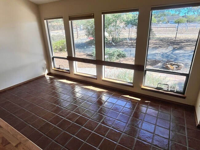 Building Photo - 6 Acres; 3 bedroom 2.5 bath plus bonus roo...