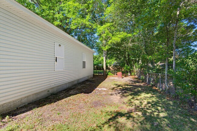 Building Photo - 908 Rock Creek Ave