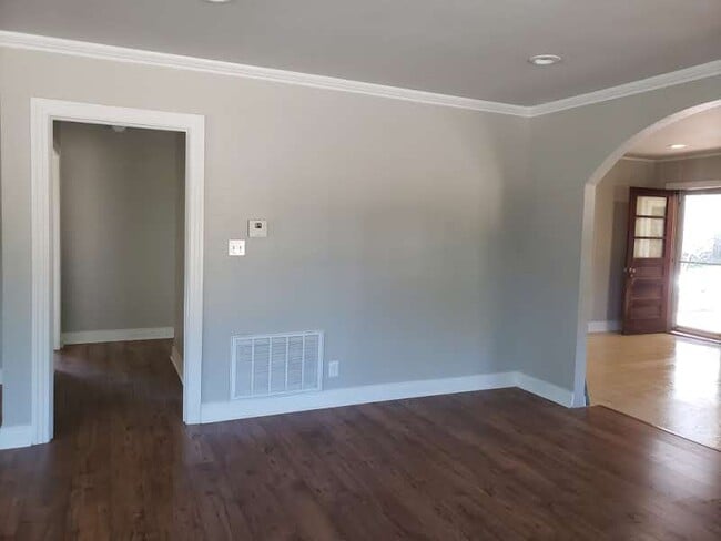 Building Photo - 1521 S Wall Ave
