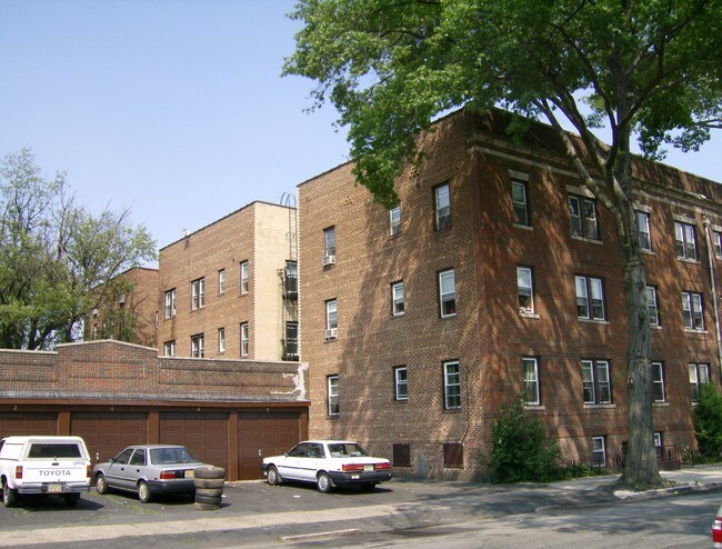 Building Photo - 781 Sanford Ave