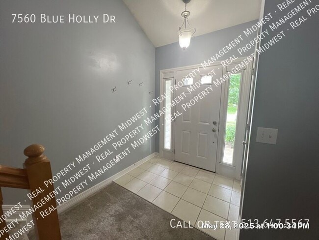 Building Photo - 7560 Blue Holly Dr