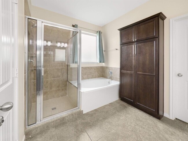 Building Photo - 9318 Turnbull Ln