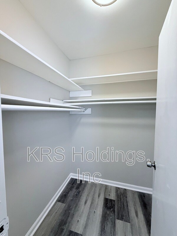 Building Photo - 4717 Willeva Dr