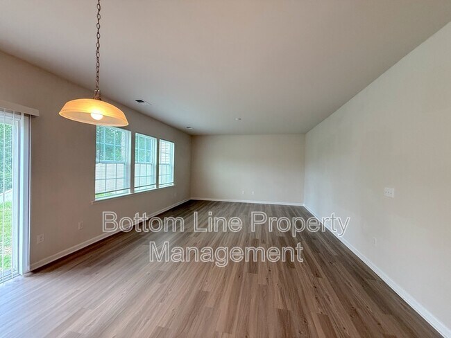Building Photo - 729 Willshire Falls Dr