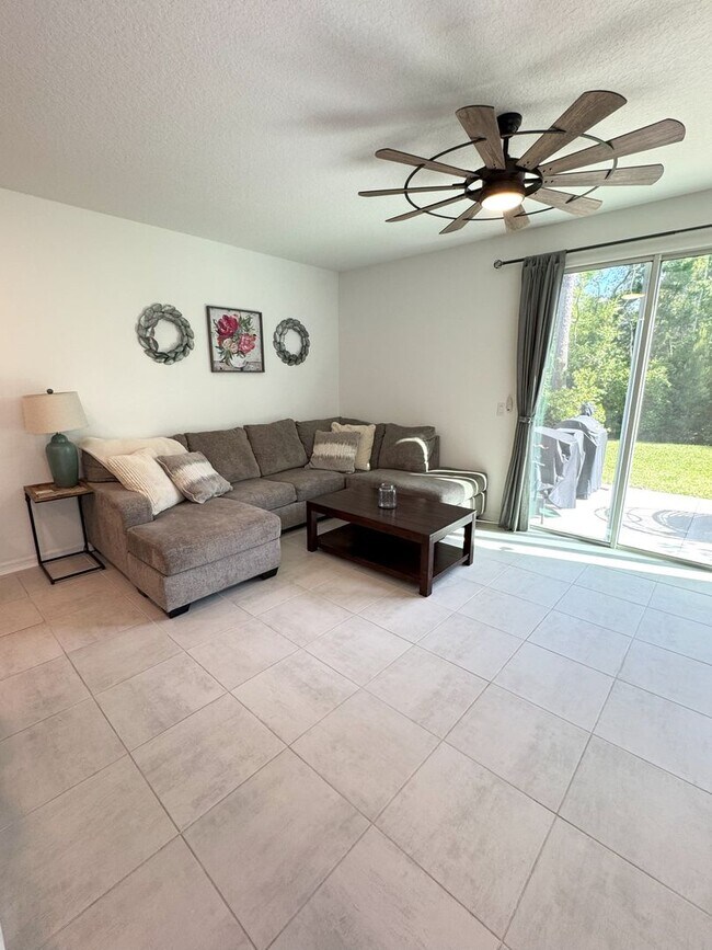 Building Photo - 3 BR/  2.5 BA  Townhome - ANNIES WALK