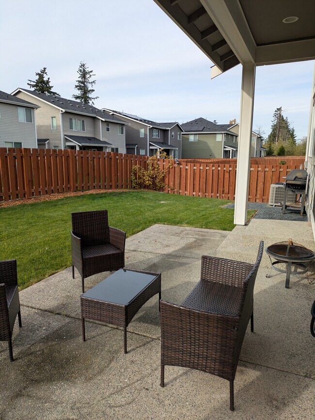 Building Photo - 27333 15th Ct S