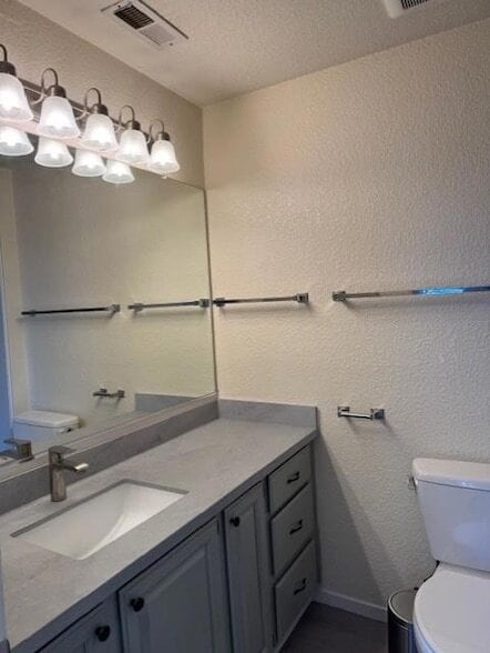 Building Photo - 511 N San Mateo Dr