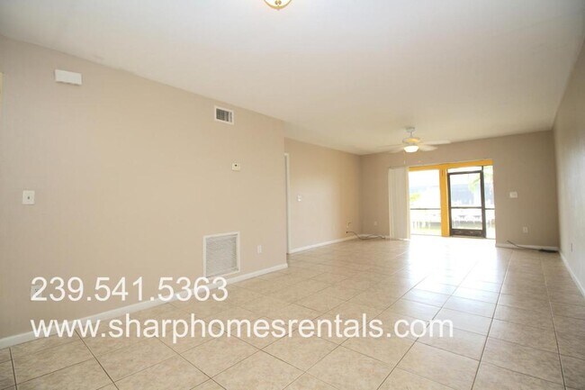 Building Photo - 4516 SW 10th Ave