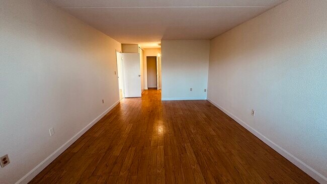 Building Photo - 1550 Worcester Rd