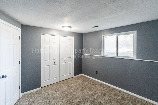 Building Photo - 119 S Barker Rd