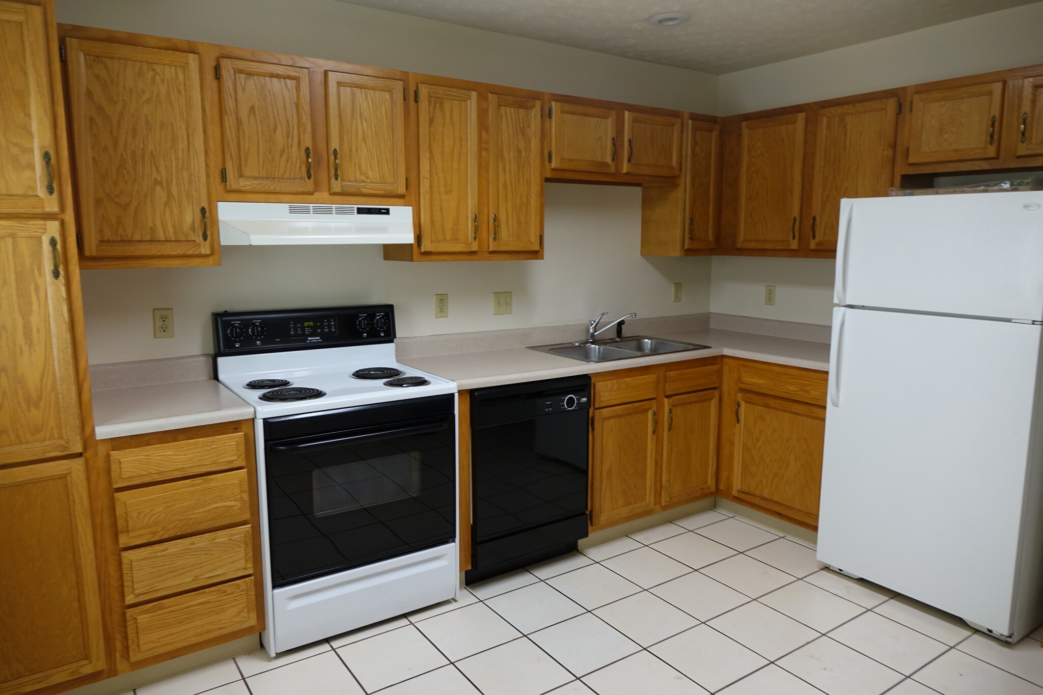 Kitchen - 1314 Tully Dr