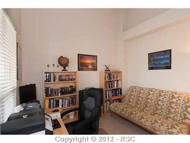 Building Photo - Great two story home in a nice quiet neighborhood