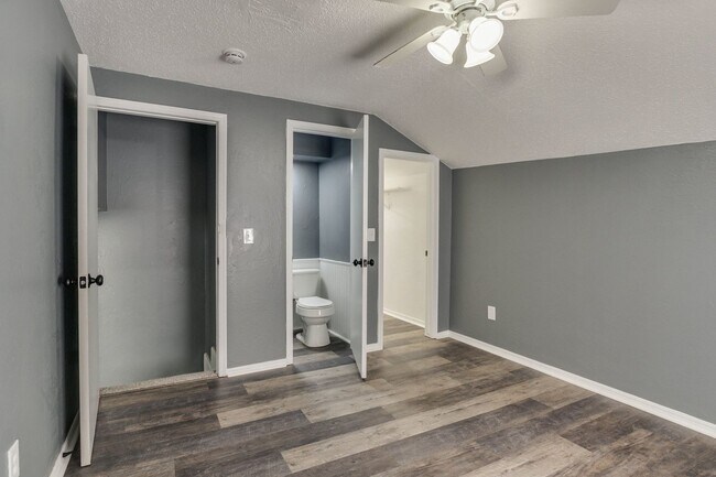 Building Photo - 4106 Mason Dr