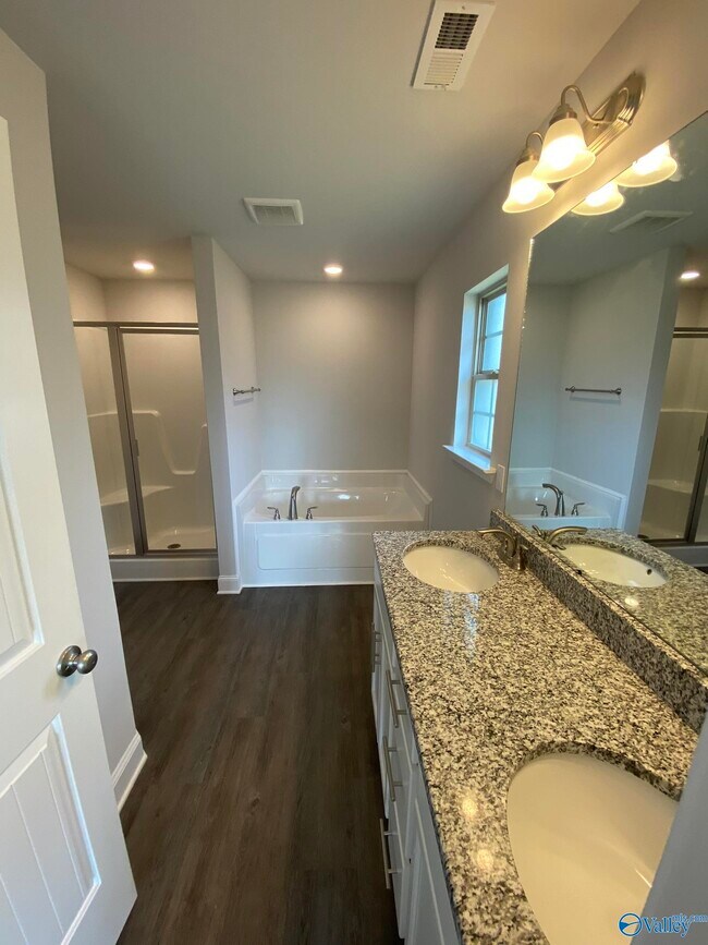 Building Photo - 109 Sorrelweed Dr