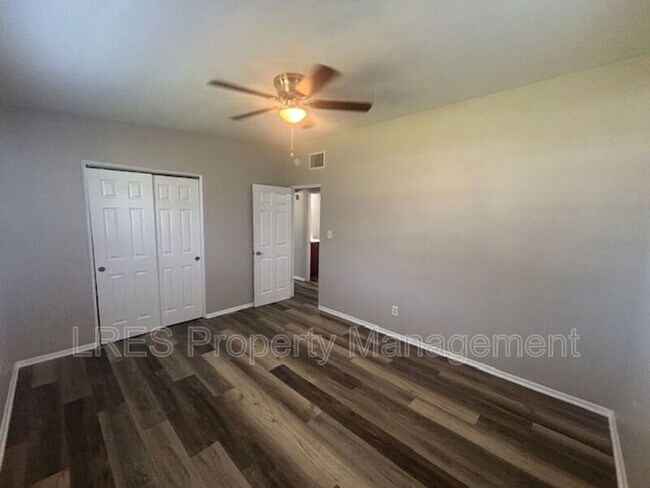 Building Photo - 314 Nanette Dr