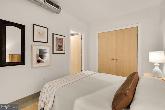 Building Photo - 1133 14th St NW