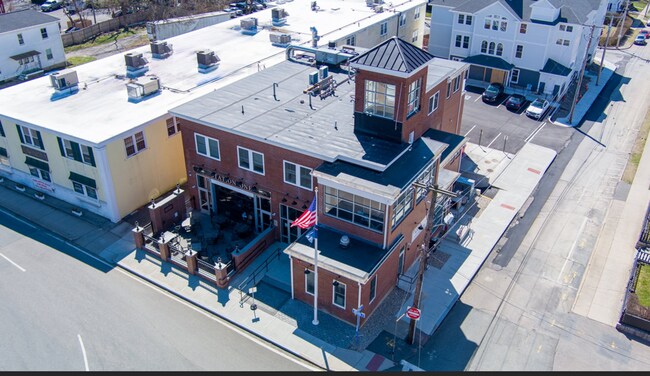 Building Photo - 44 School St