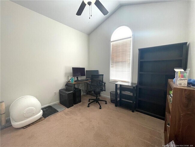 Building Photo - 352 Old Field Loop