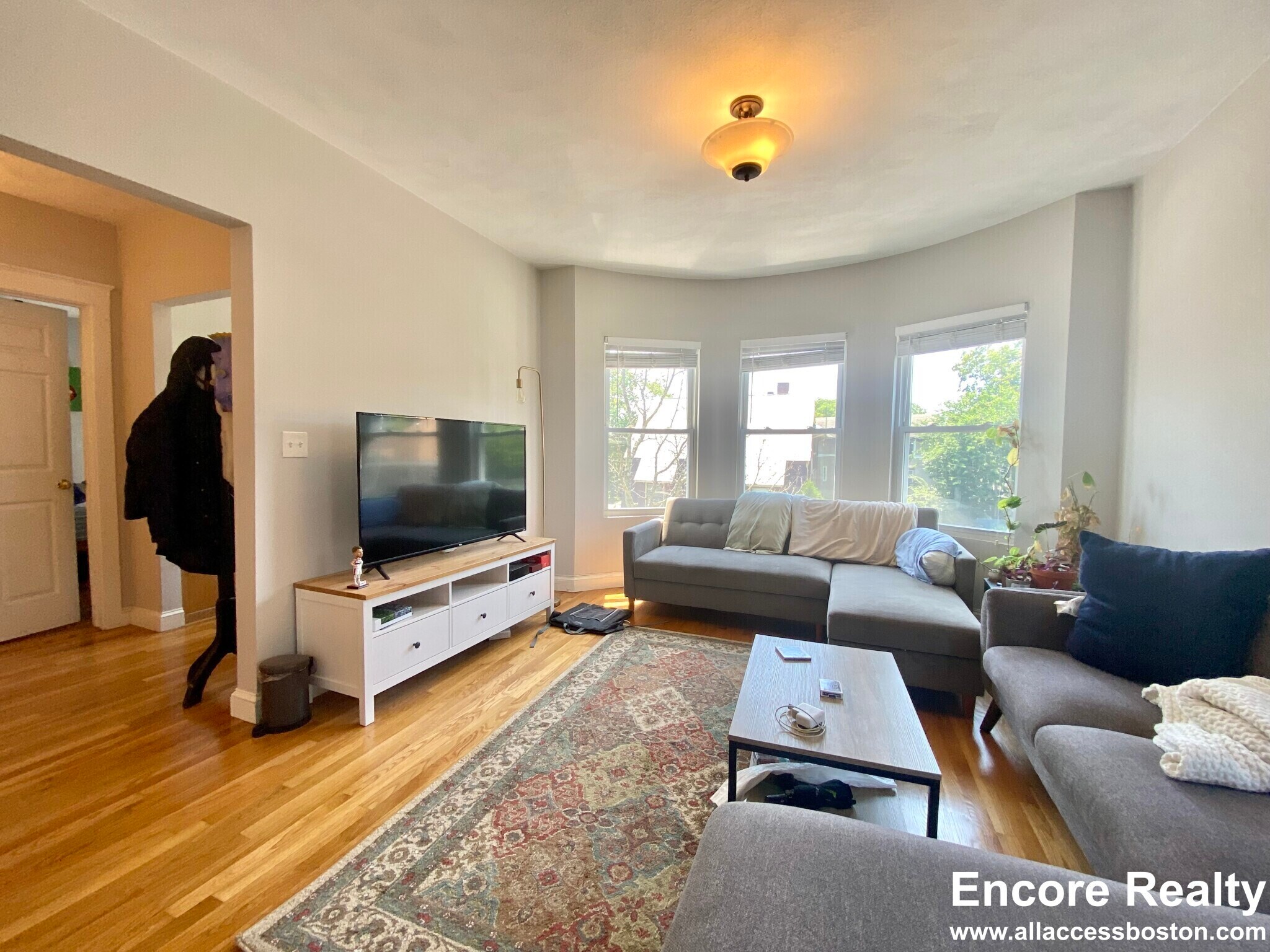 Building Photo - 1433 Cambridge St