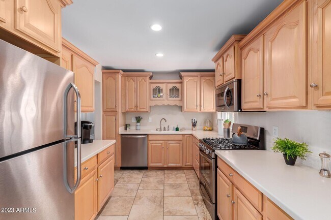 Building Photo - 7754 E Catalina Dr