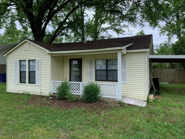 Primary Photo - 705 W Center St