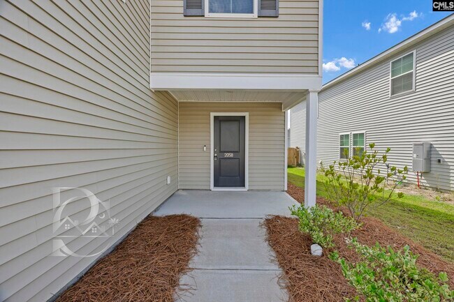 Building Photo - 2058 Mapleton Dr