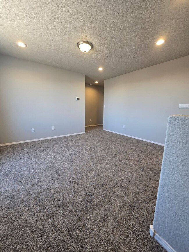 Building Photo - 4 bedroom in Los Diamantes