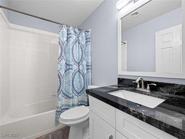 Building Photo - 4749 Califa Dr