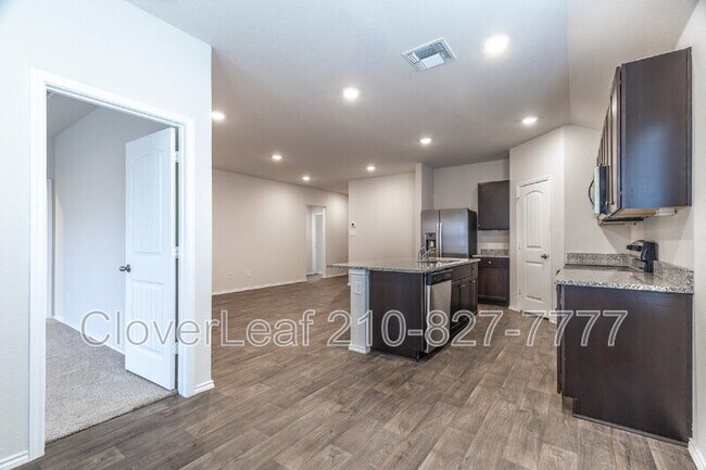 Building Photo - 825 Gerardia Ct