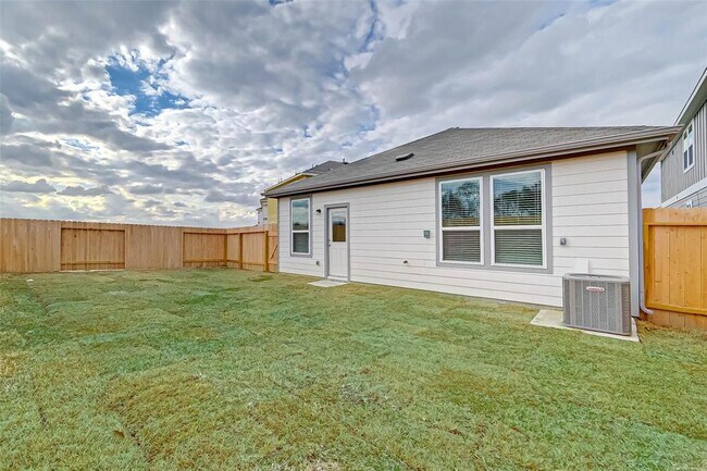 Building Photo - 16131 Kingfield Haven Dr